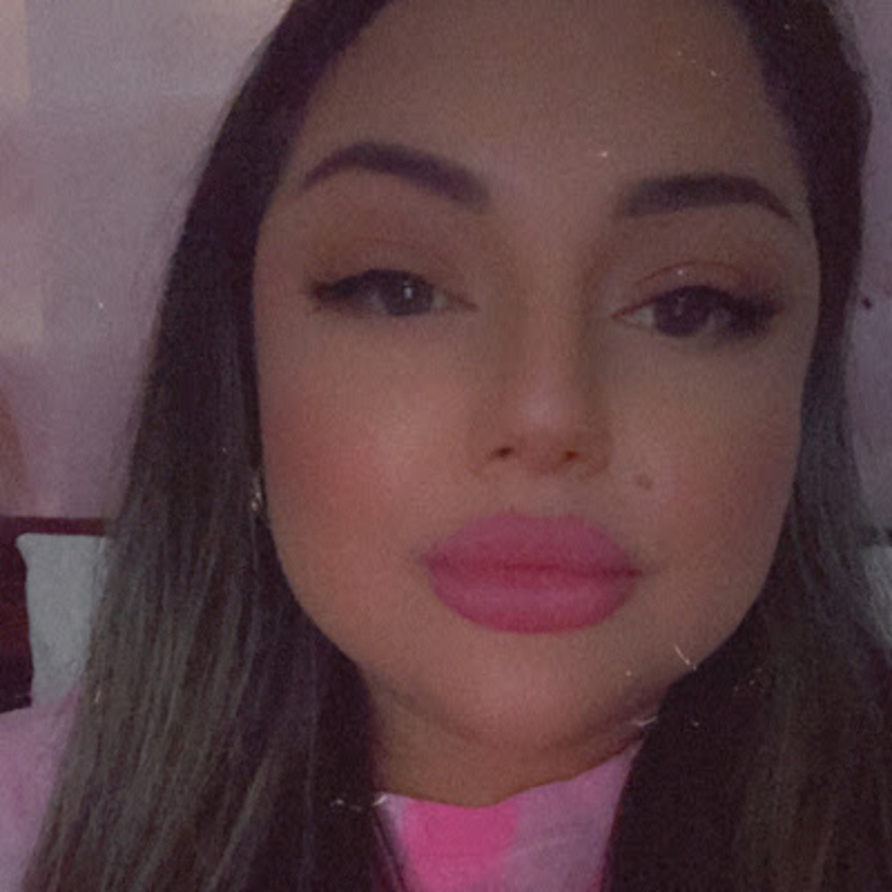 Meet your Posher, Leona